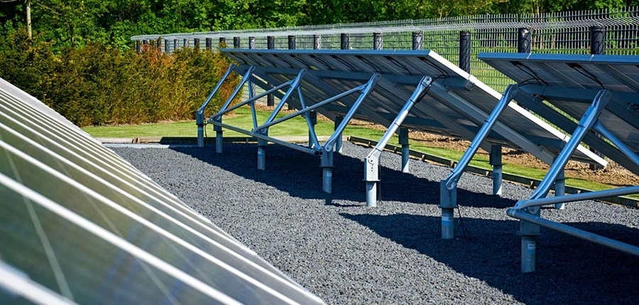 aken-schroeffunderingen-duurzame-stevige-basis-zonnenpanelen Van Aken Schroeffunderingen - Een stevige basis voor zonnepaneelconstructies