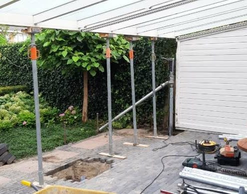 Van Aken Schroeffunderingen realiseert de fundering voor deze veranda
