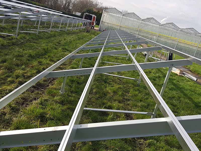Schroeffundering voor zonnepaneel opstelling