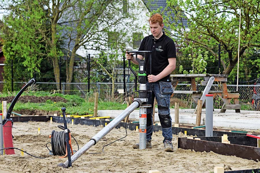 Van Aken Schroeffunderingen - Elektrische handmachine