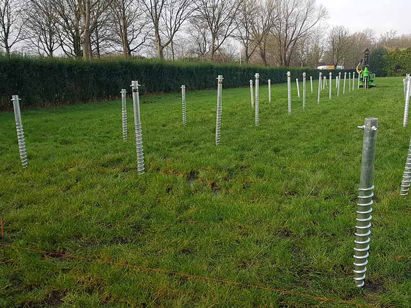Schroeffundering voor zonnepaneel opstelling