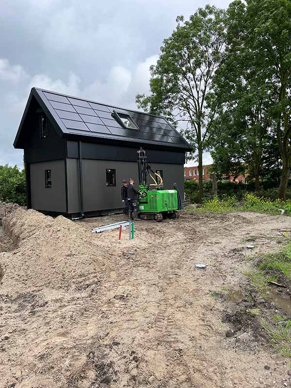 schroeffundering berging Almere aanbrengen