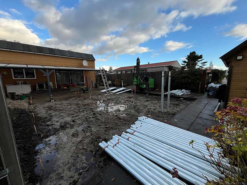 Van Aken Schroeffunderingen heeft onlangs een stabiele fundering gerealiseerd voor vakantiewoning Roelofarendsveen