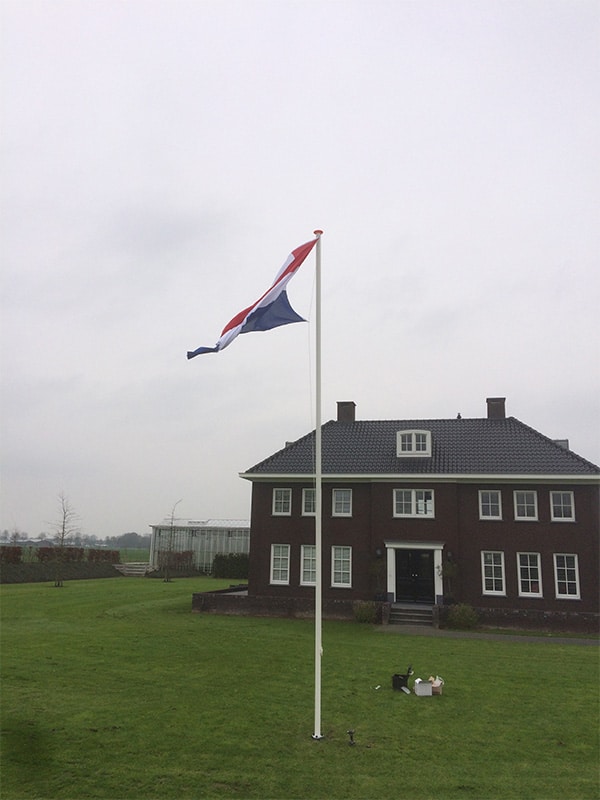 vlaggenmast funderen