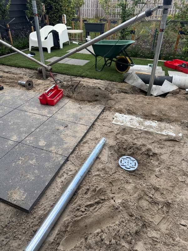 fundering-schroefpalen-meteren-veranda Funderen moeilijk bereikbare locatie in Meteren