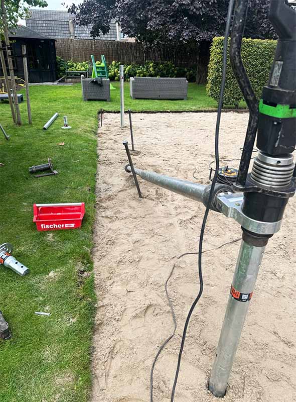Geplaatste schroefpalen V76 voor aluminium overkapping Kesteren in zandgrond